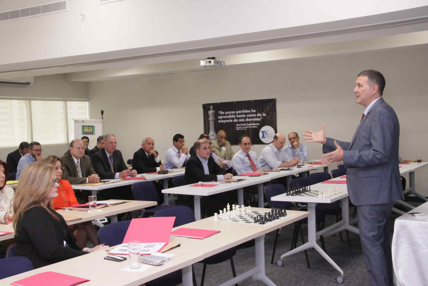 Taller de «Ajedrez empresarial» en Panamá