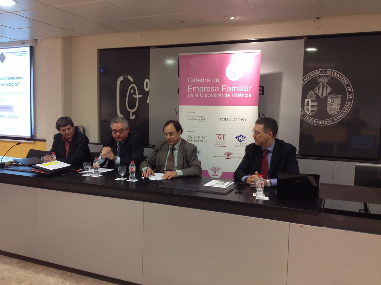 Seminario-taller de ajedrez y estrategia empresarial en la Universitat de València