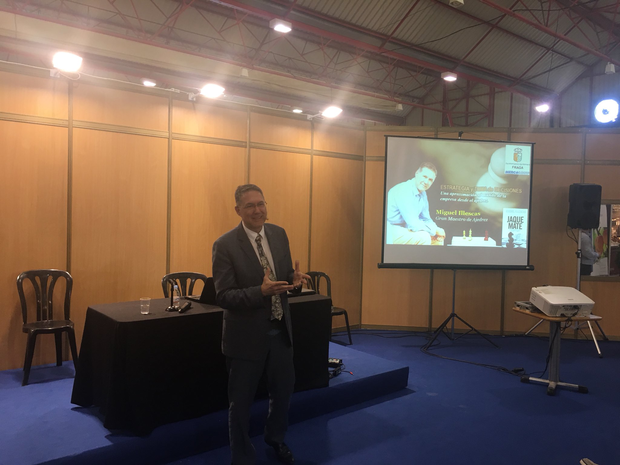 Miguel Illescas en la Feria «MercoEquip» en Fraga